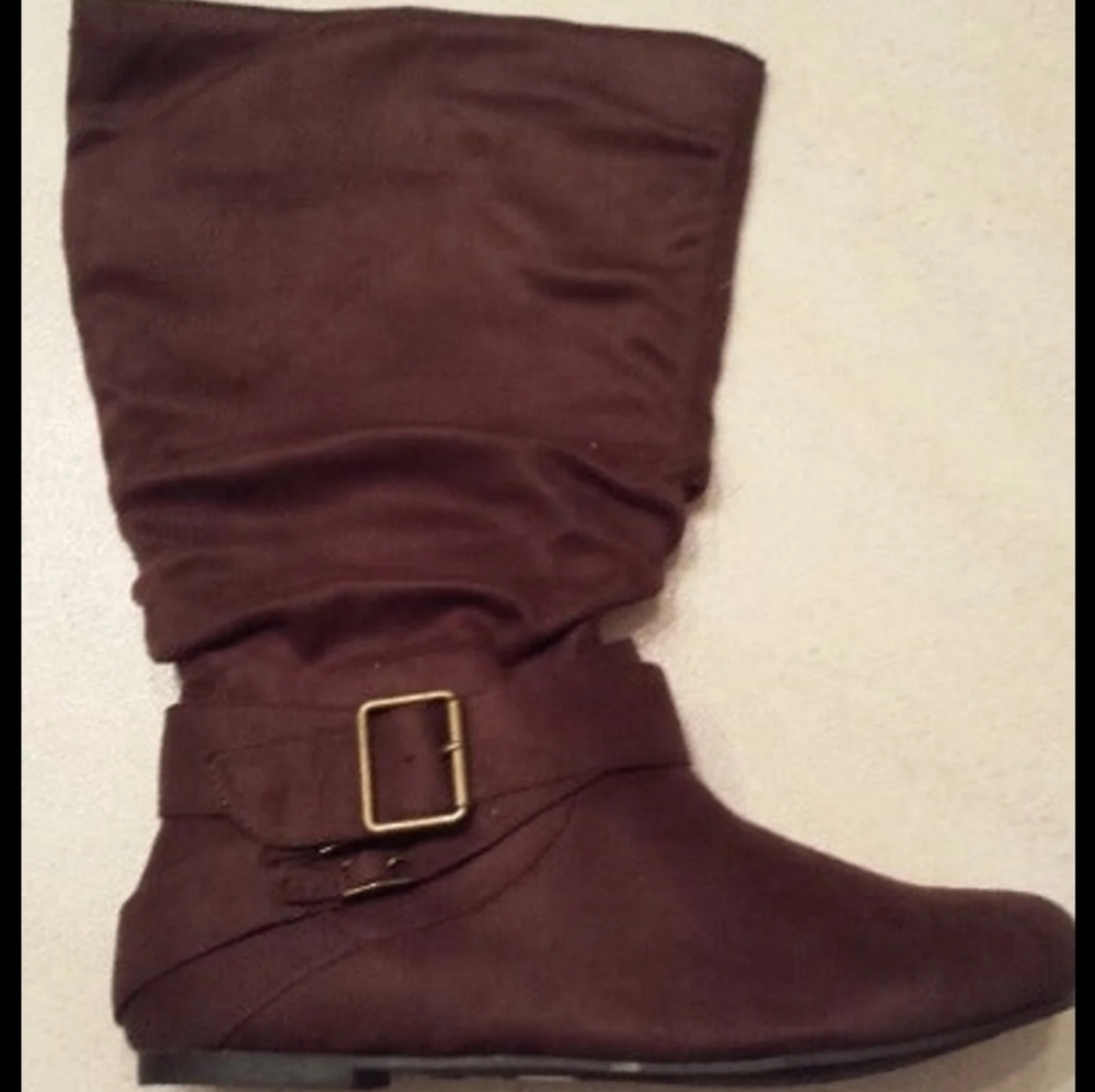 🥳HP🥳Women's "Journee" Brown size 9.5 Suede Boots
